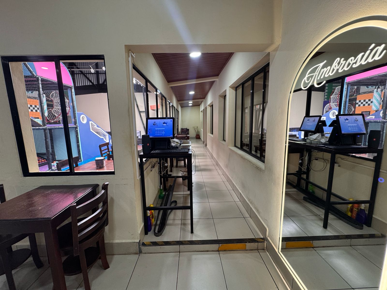 Descripción detallada de Instalaciones Ambrosia 4